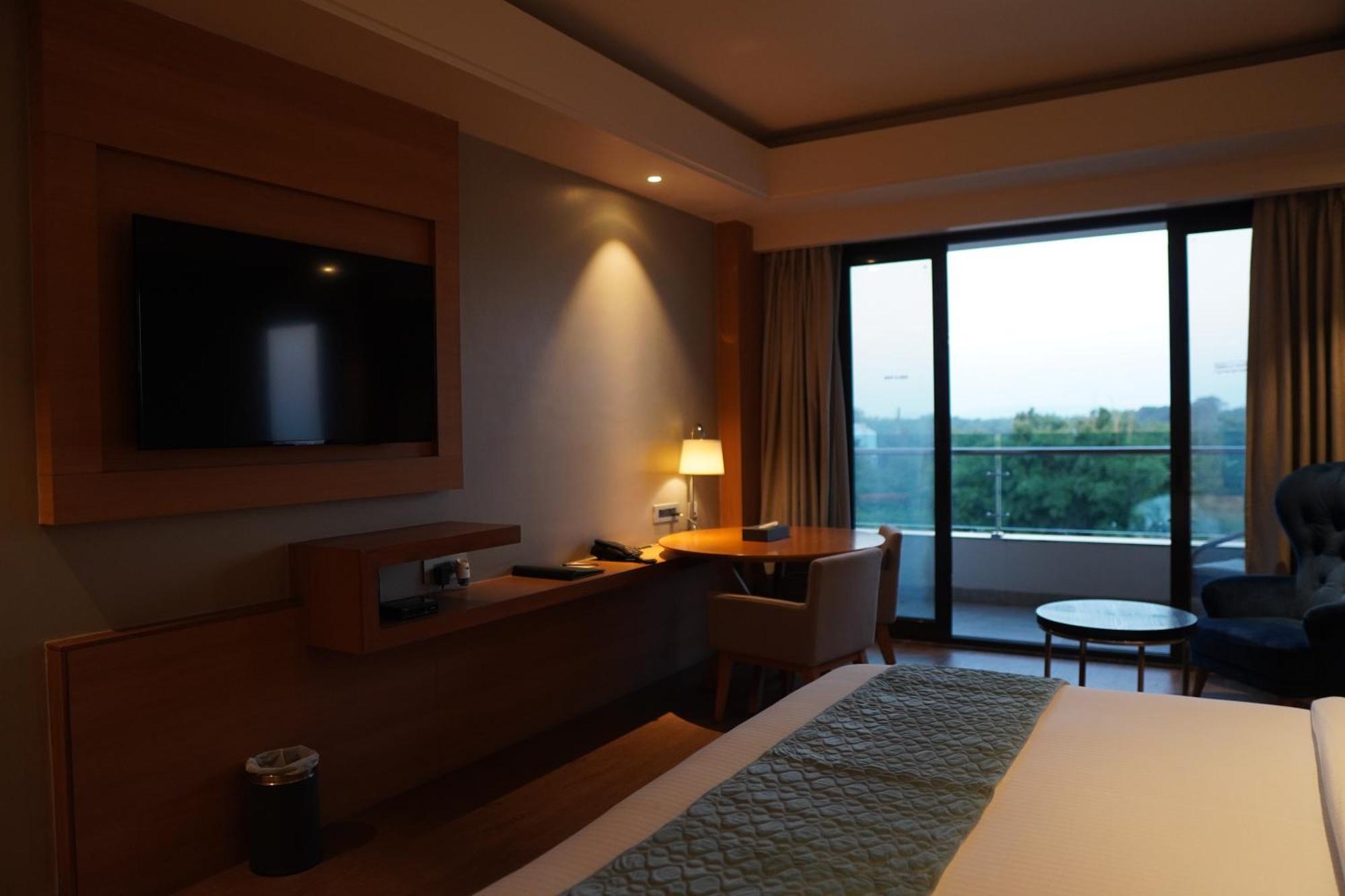 กีรันศรี แกรนด์ Hotel กูวาฮาติ ภายนอก รูปภาพ