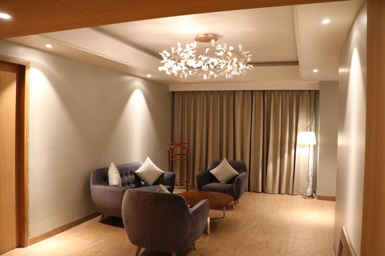 กีรันศรี แกรนด์ Hotel กูวาฮาติ ภายนอก รูปภาพ