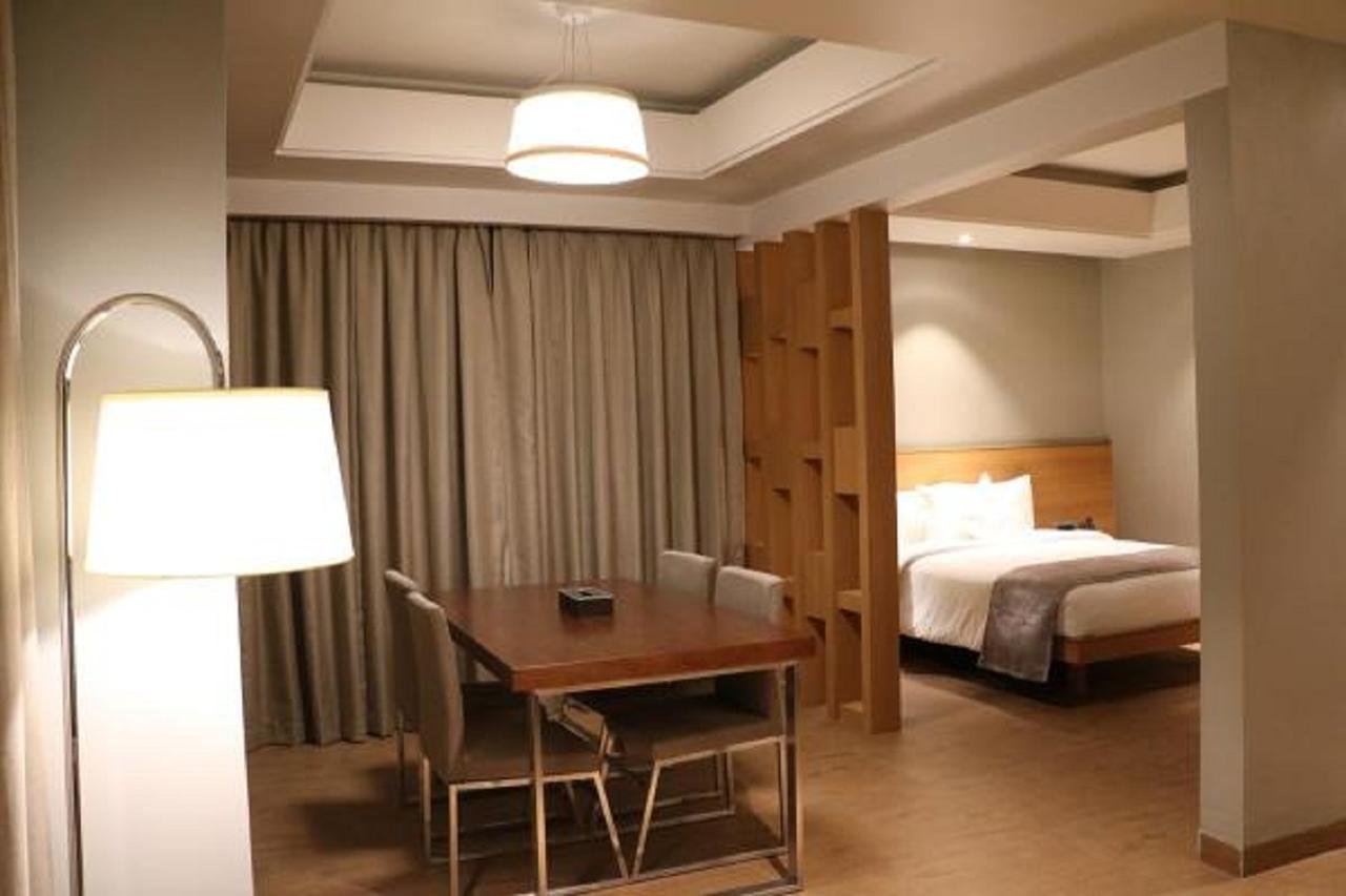 กีรันศรี แกรนด์ Hotel กูวาฮาติ ภายนอก รูปภาพ