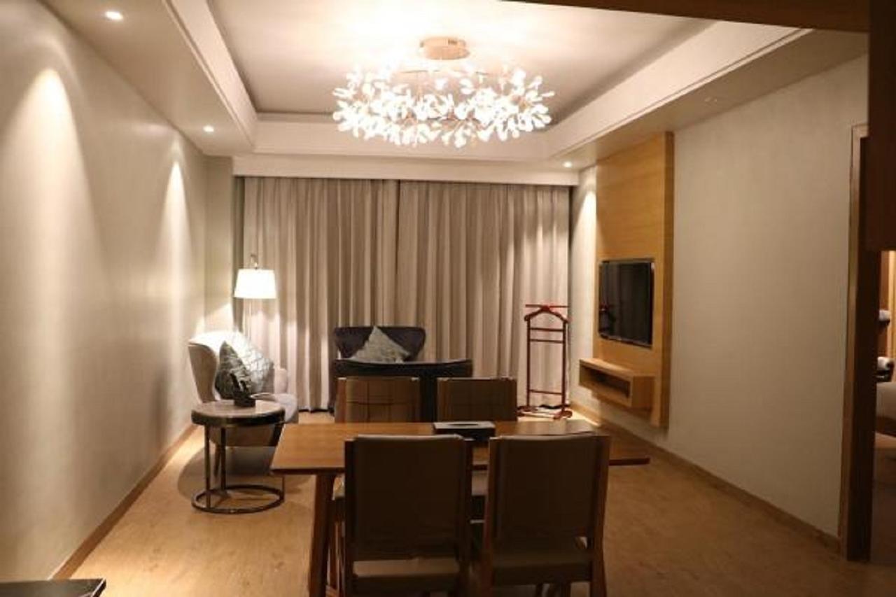 กีรันศรี แกรนด์ Hotel กูวาฮาติ ภายนอก รูปภาพ