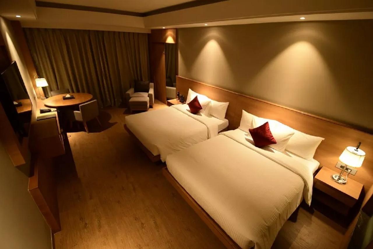 กีรันศรี แกรนด์ Hotel กูวาฮาติ ภายนอก รูปภาพ